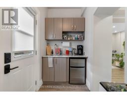 33 Young Street, Waterloo, ON N2J2L4 Photo 17