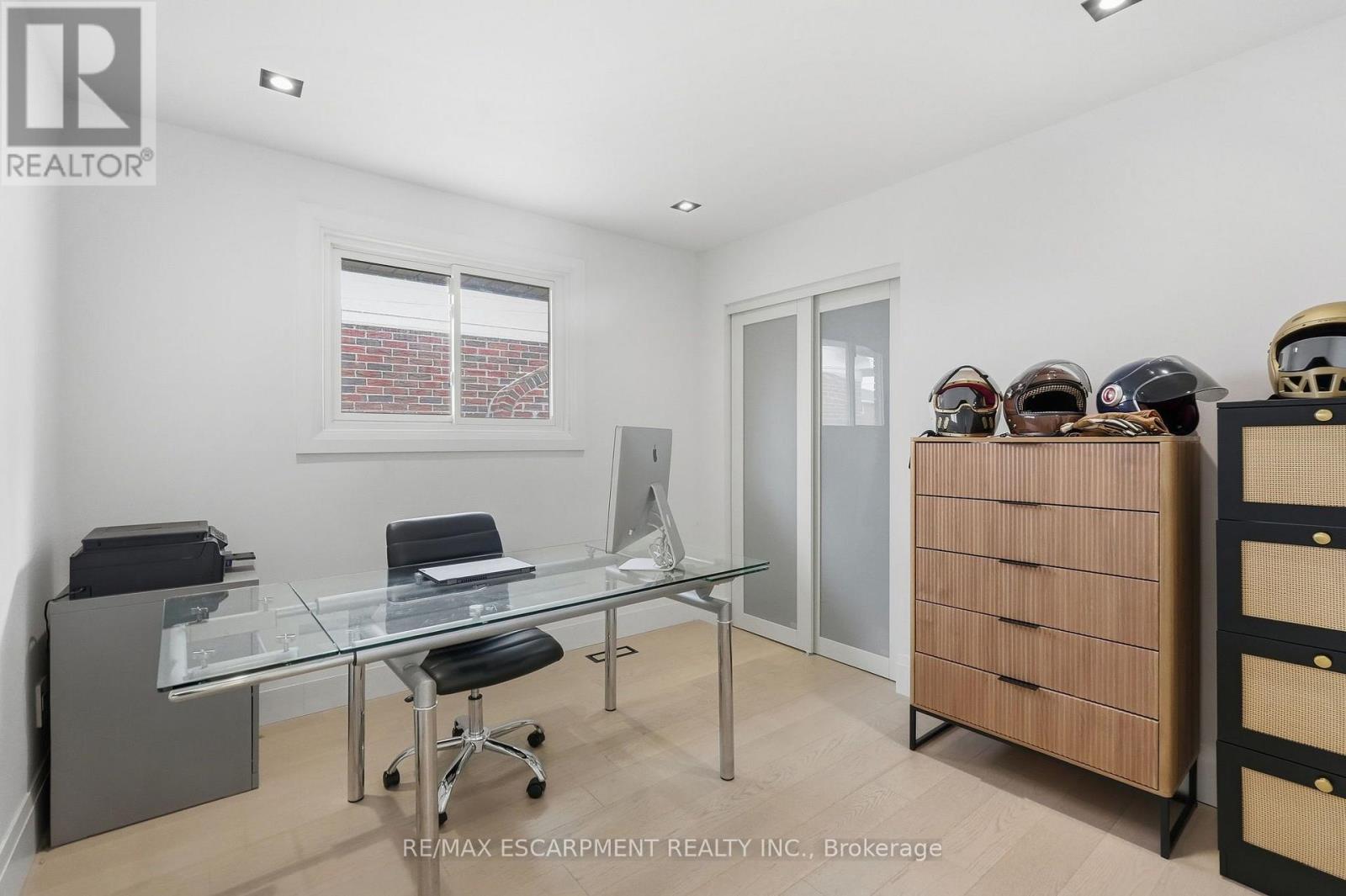 9 DONLEA DRIVE - 30