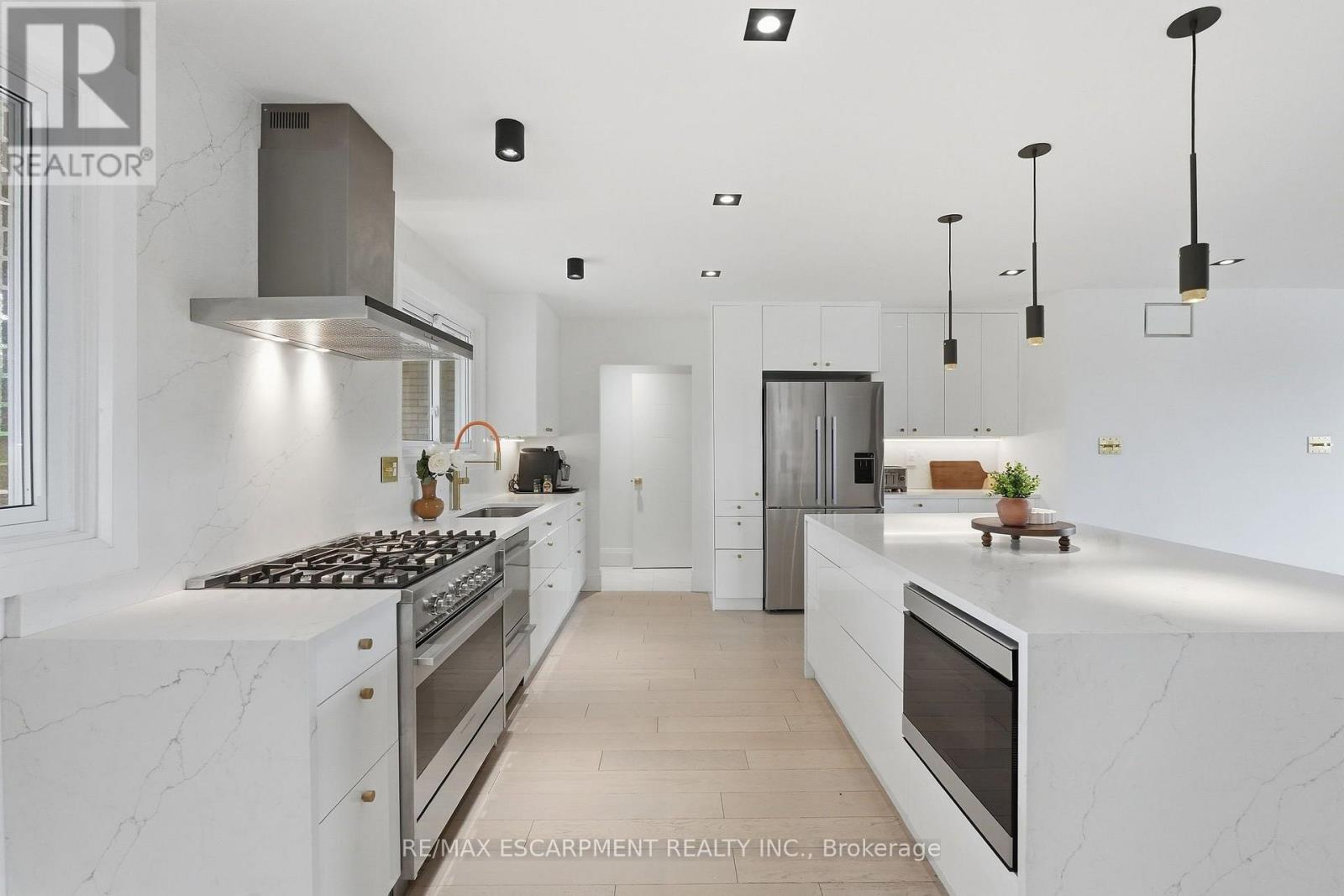 9 DONLEA DRIVE - 8