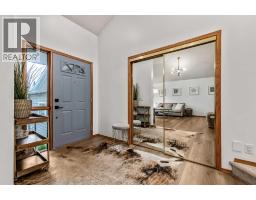 16 Evergreen Gardens SW - photo 4