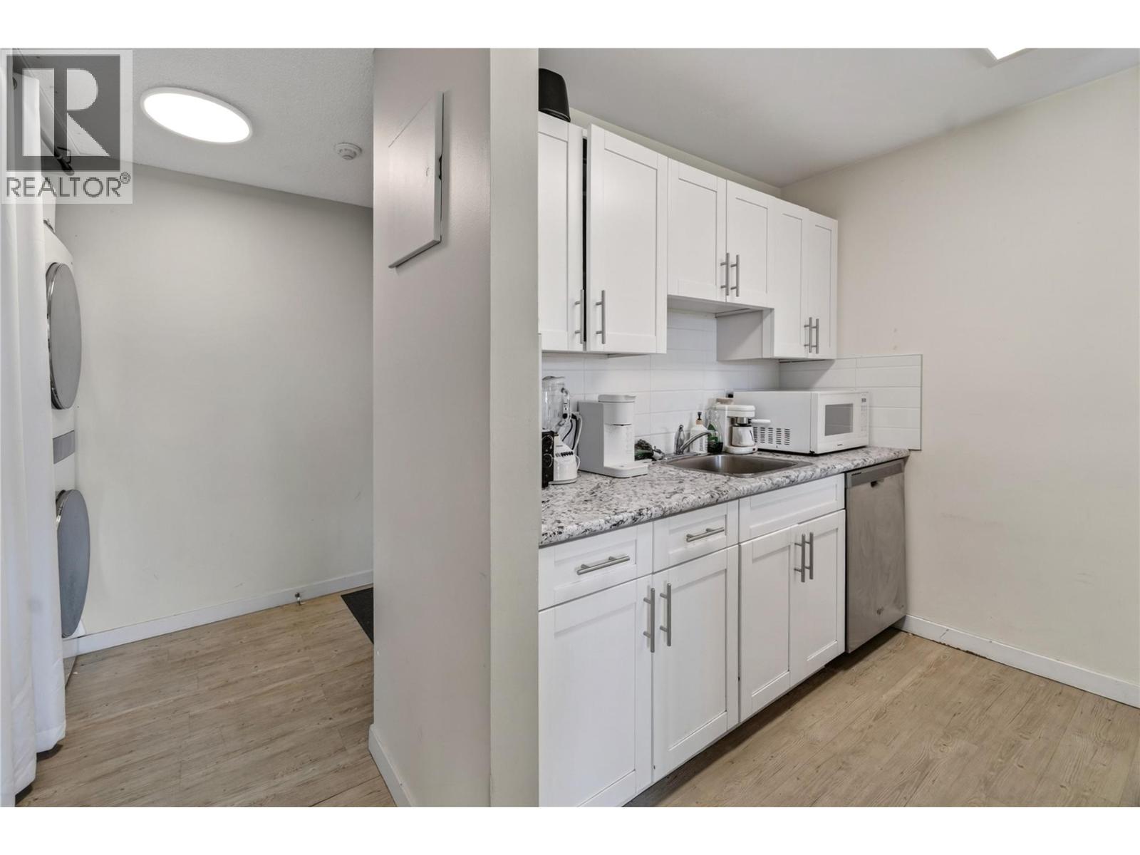 #1007 737 Leon Avenue - 4