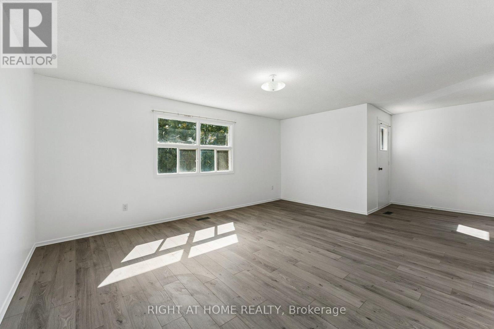 77 MORTON WAY - 40