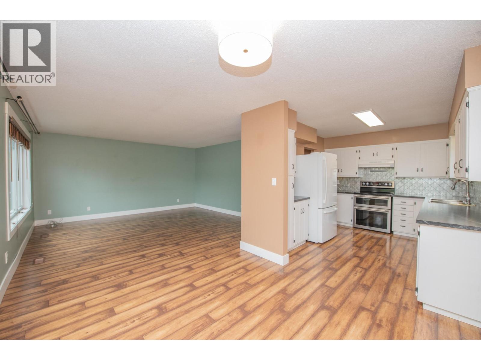 2855 Burns Avenue - Image 11