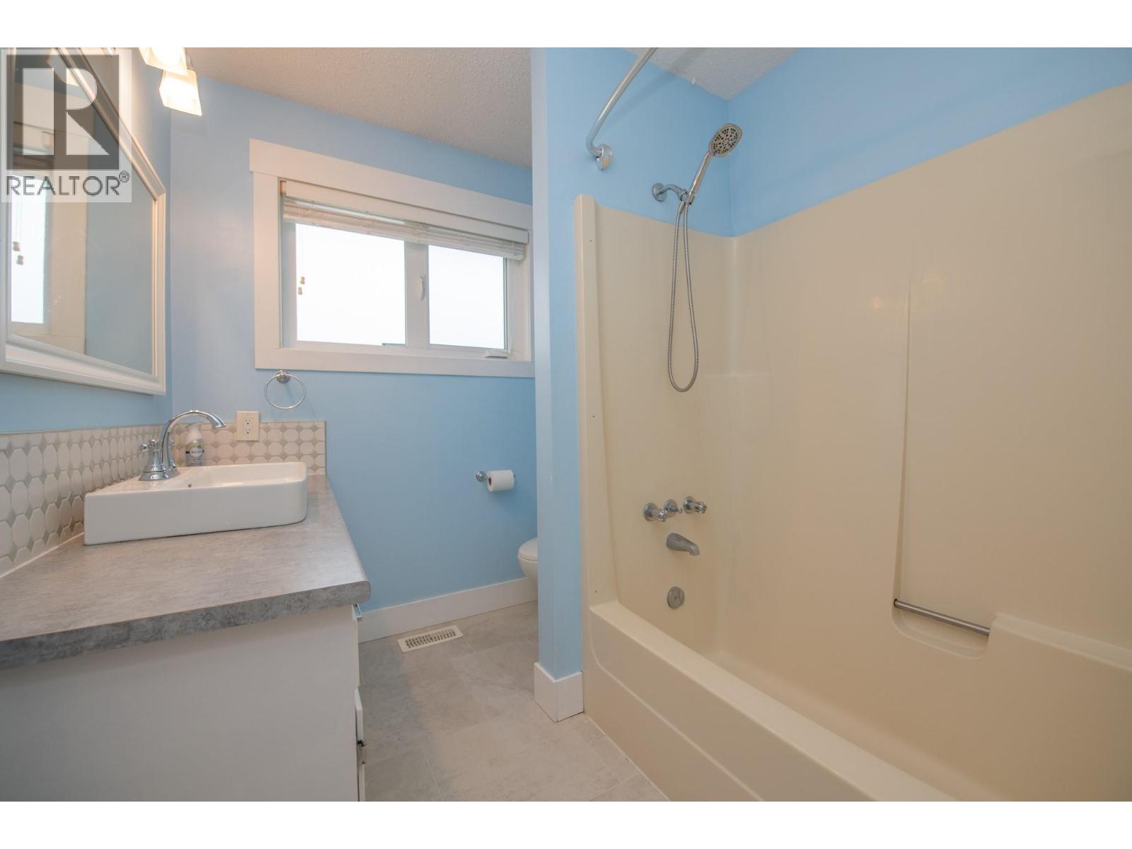 2855 Burns Avenue - 21