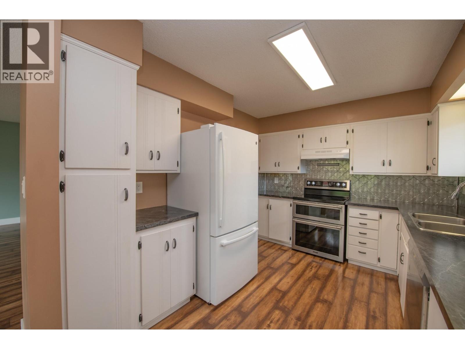 2855 Burns Avenue - Image 3