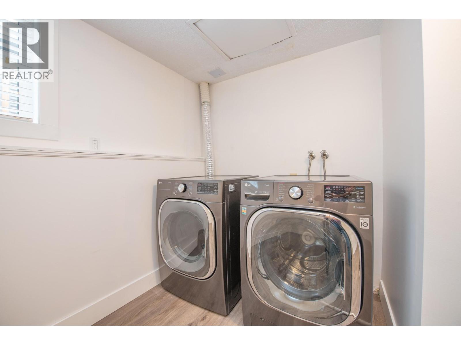 2855 Burns Avenue - Image 40