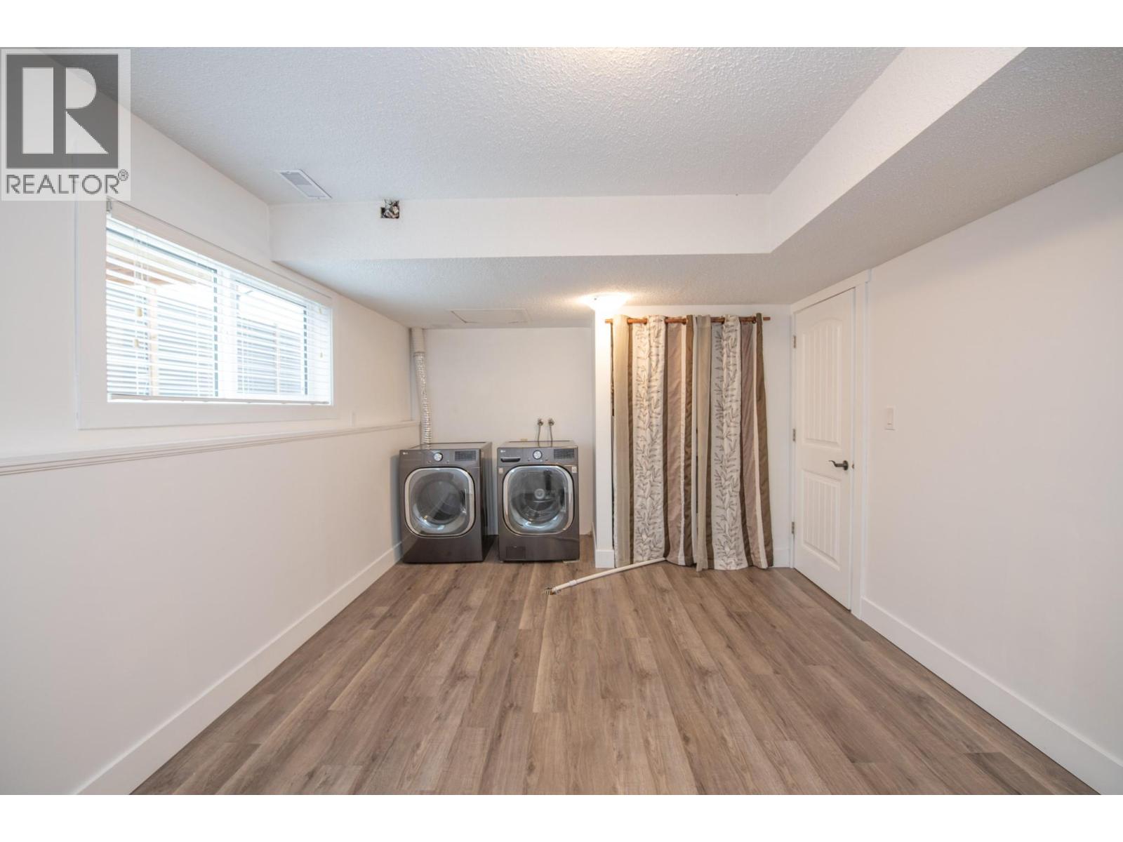 2855 Burns Avenue - Image 41