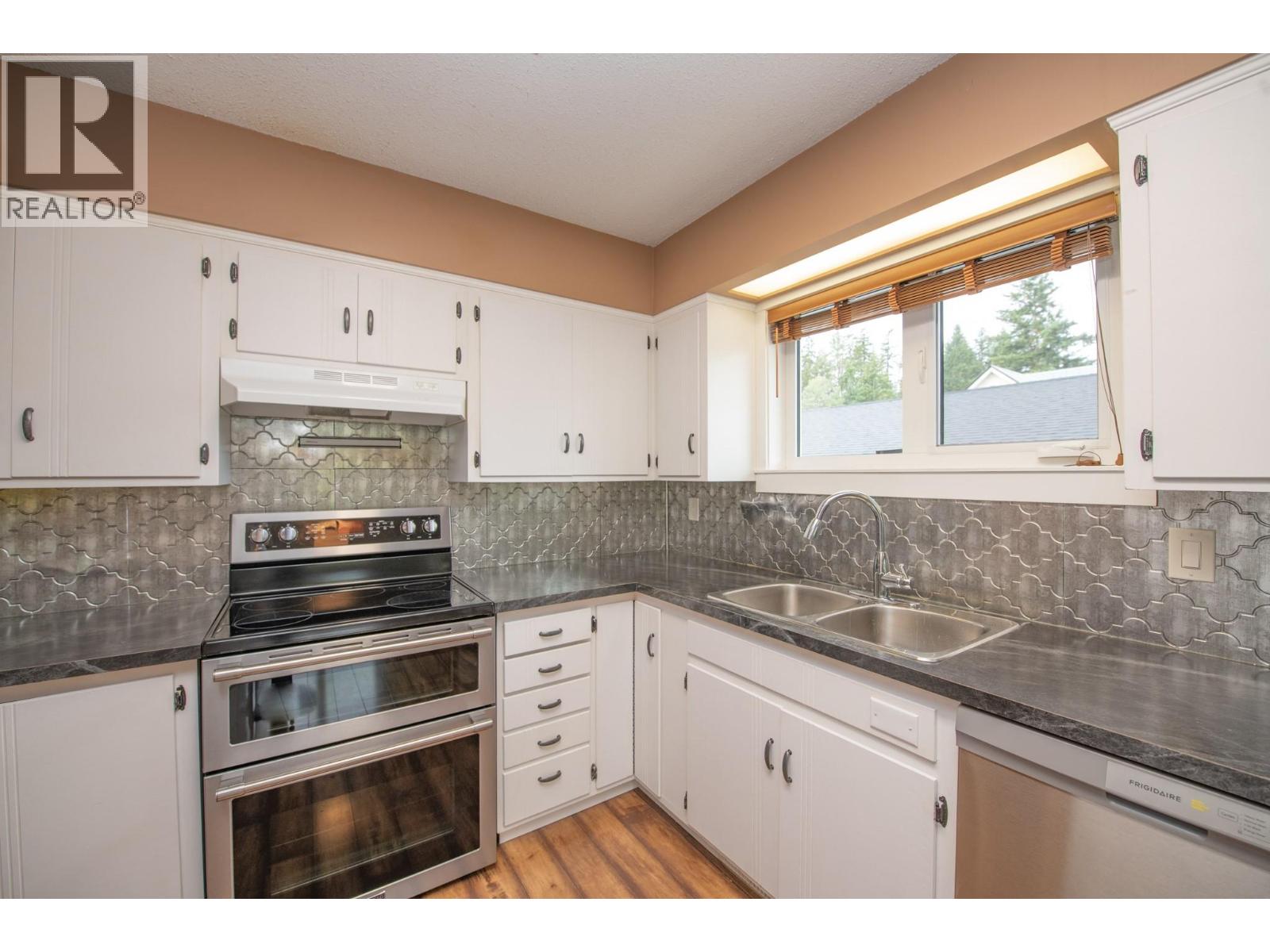 2855 Burns Avenue - 5