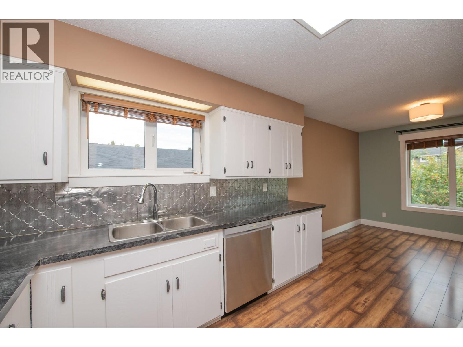 2855 Burns Avenue - 6