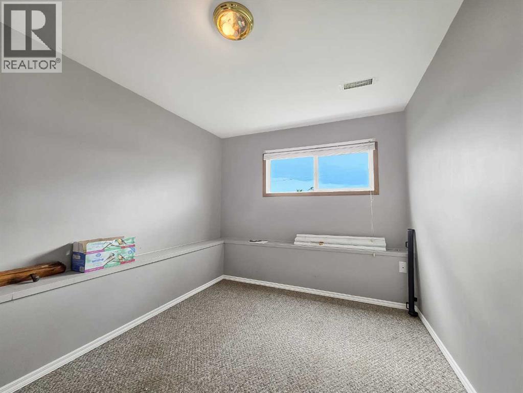 9826 101 Street - Image 13