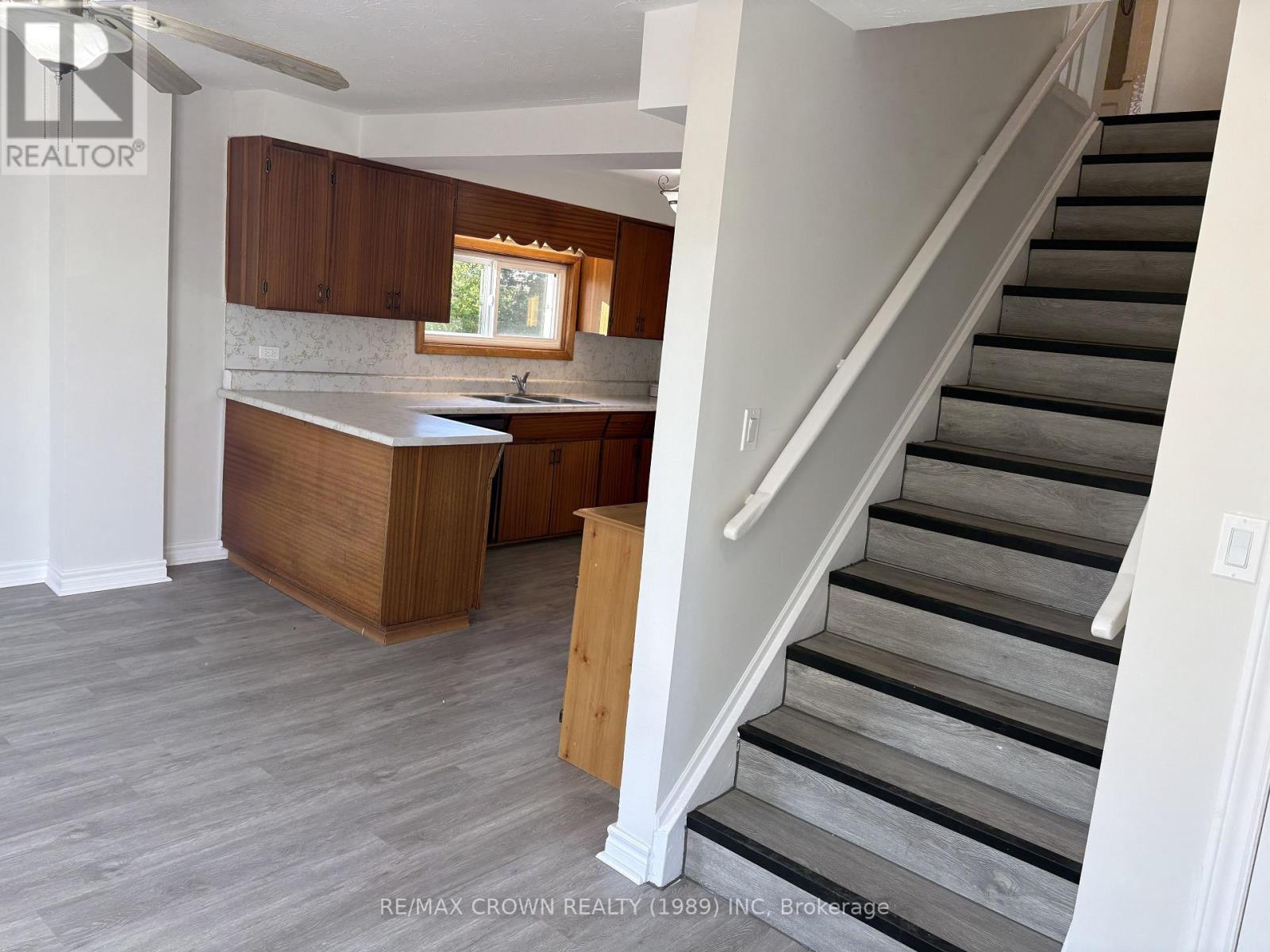 1327 LEROUX AVENUE - 49