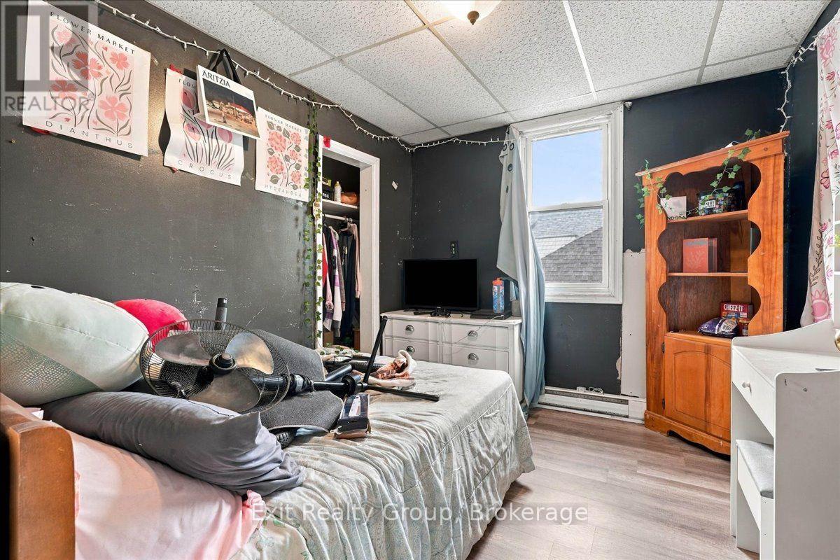 167 MARMORA STREET - 25
