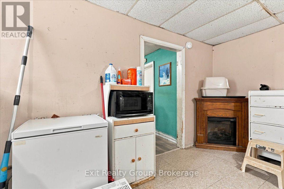 167 MARMORA STREET - 32
