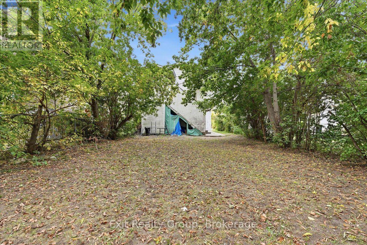 167 MARMORA STREET - 38
