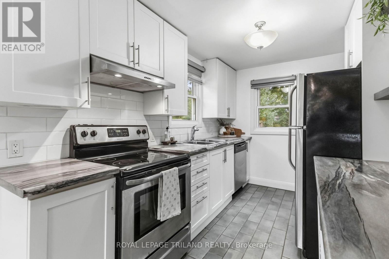1628 CHURCHILL AVENUE - 19