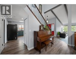 22110 Isaac Crescent, Maple Ridge, BC V2X0W1 Photo 12