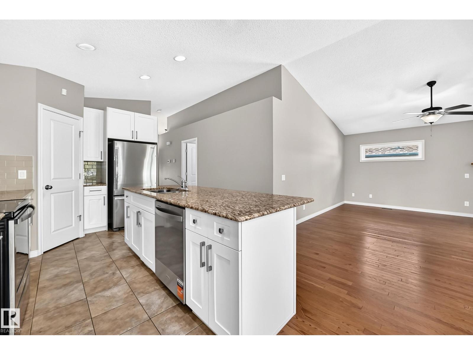21 Silverstone DR NW - 20