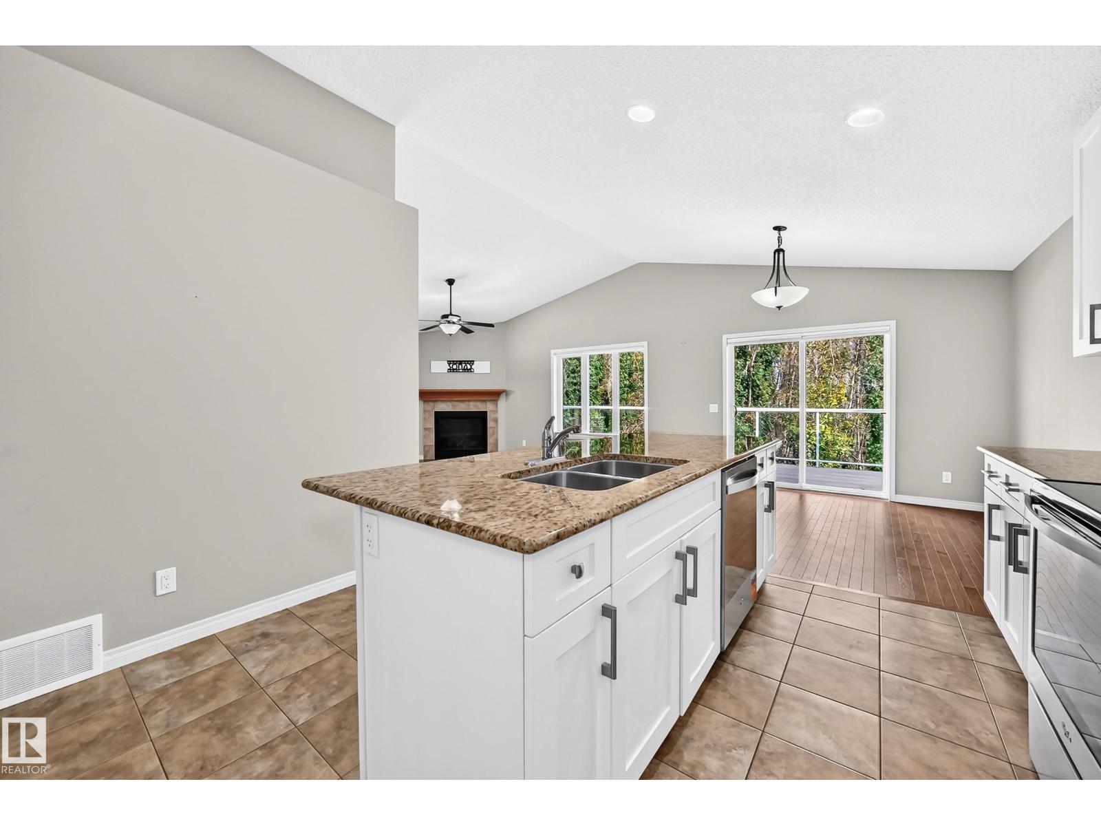 21 Silverstone DR NW - 19