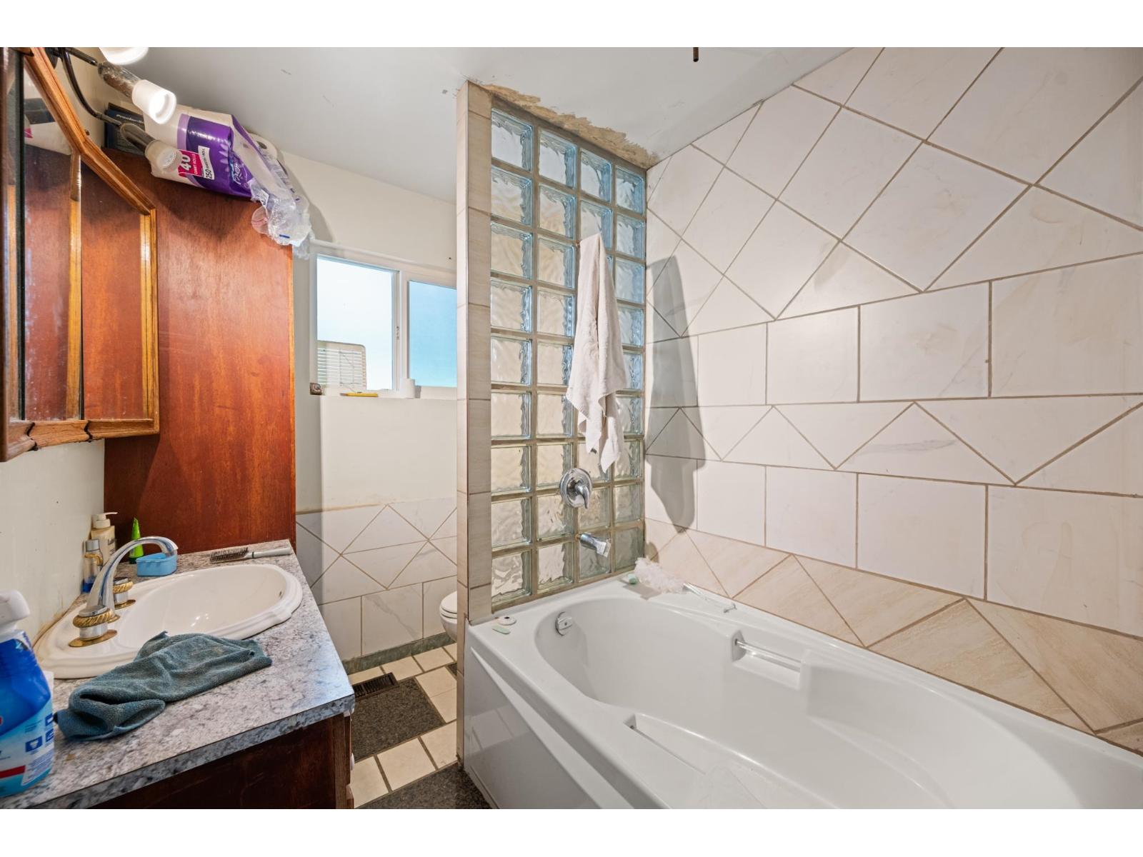 10240 140 STREET, Surrey - Image 1