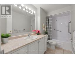 1217 - 20 Chesterton Drive, Ottawa, ON K2E6Z7 Photo 8