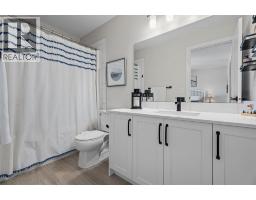 44 D'arcy Boulevard - photo 24