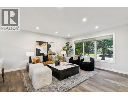 36 Bracebridge Crescent SW - photo 3