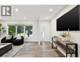 36 Bracebridge Crescent SW - photo 5
