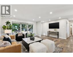 36 Bracebridge Crescent SW - photo 4