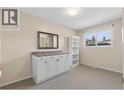 612 Mcintosh Road Ne, Calgary, AB T3E5Z3 Photo 11