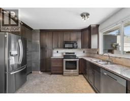3pc Bathroom - 612 Mcintosh Road Ne, Calgary, AB T3E5Z3 Photo 8