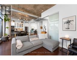 Ph 805 - 66 Portland Street, Toronto, ON M5V2M6 Photo 8