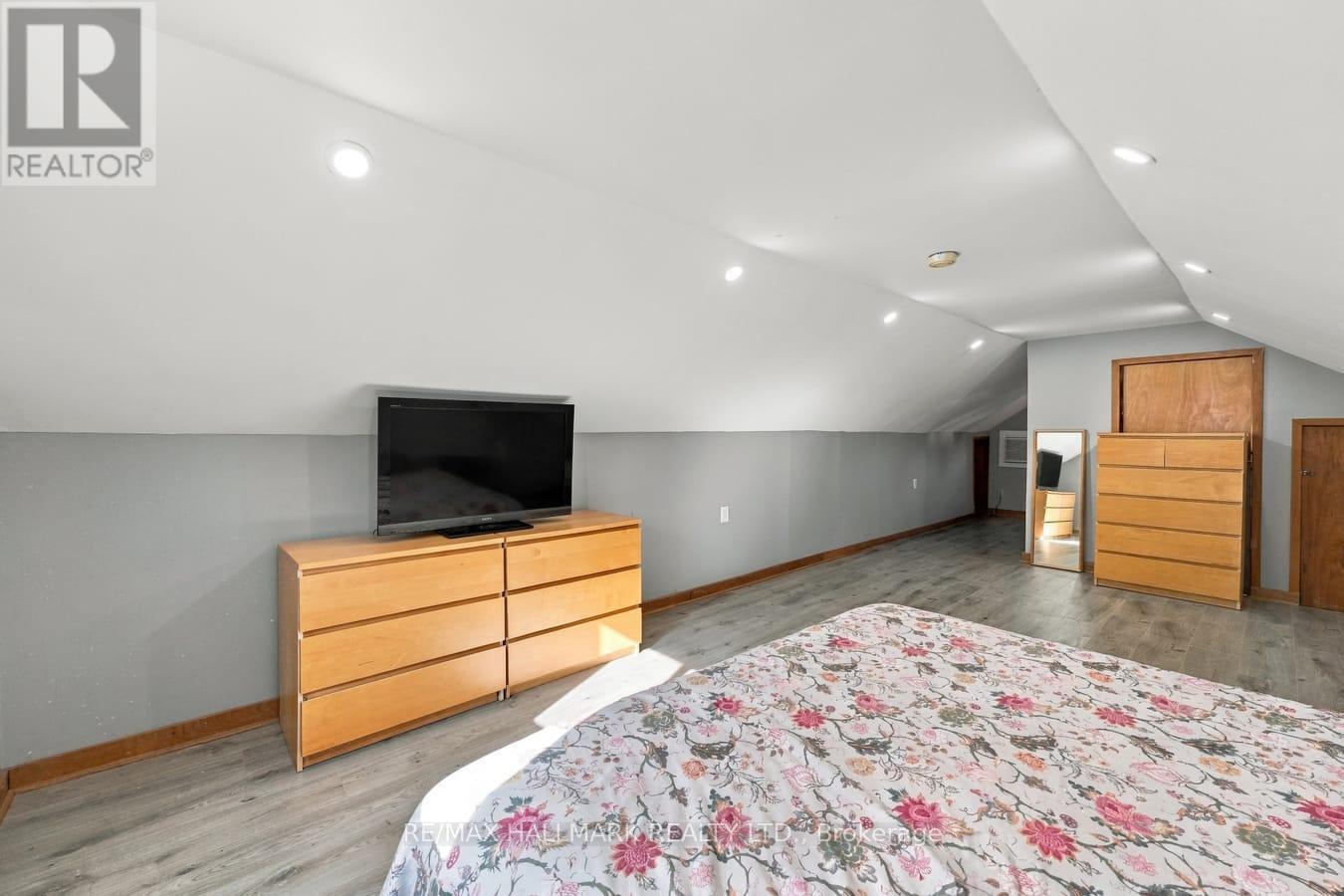 6 ALBERT STREET - 20