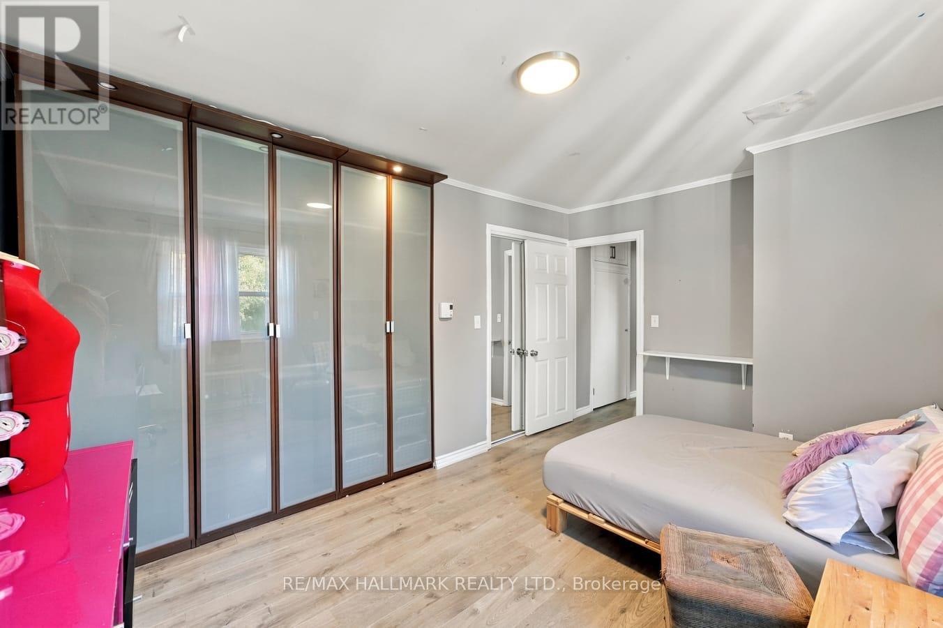 6 ALBERT STREET - 27