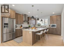 2516 21 Avenue SW - photo 2