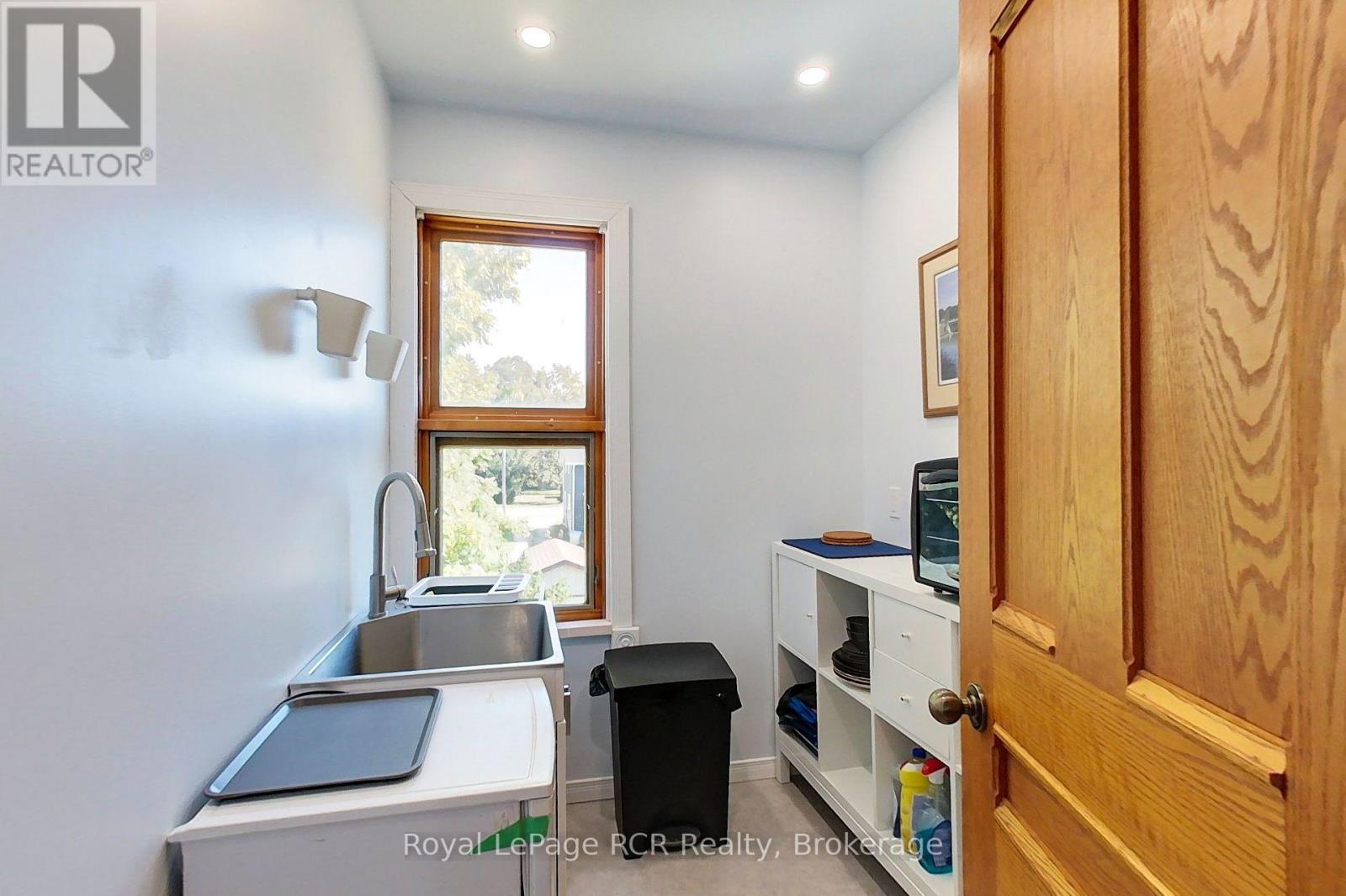 130 John Street — photo 40