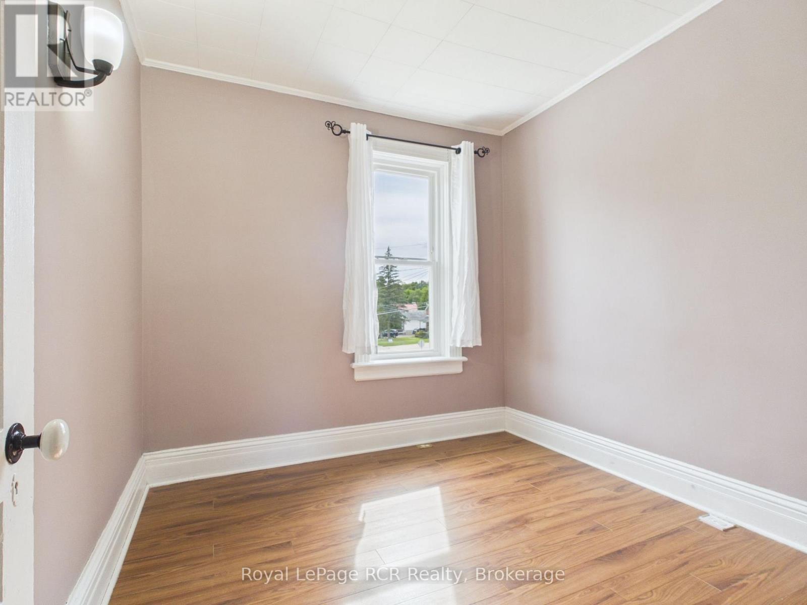 494 16TH STREET W - 18
