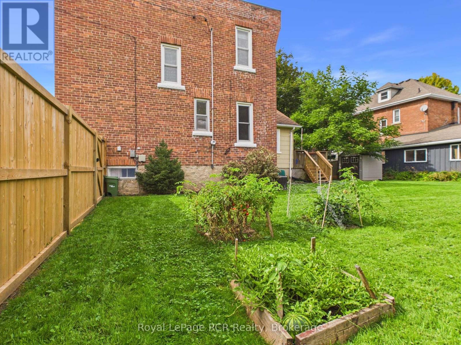 494 16TH STREET W - 27