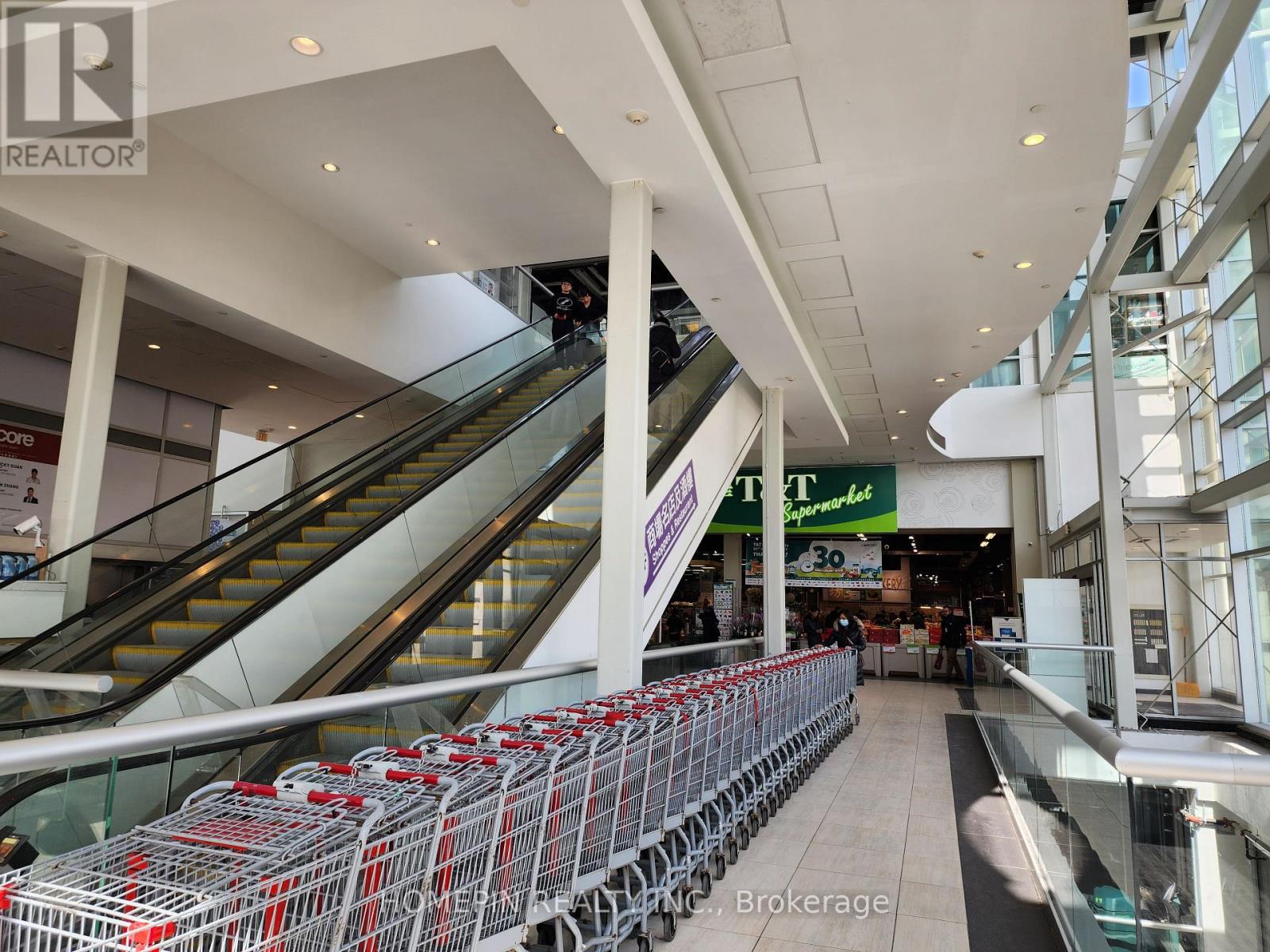 2101 - 8339 KENNEDY ROAD, Markham (Unionville) — photo 2