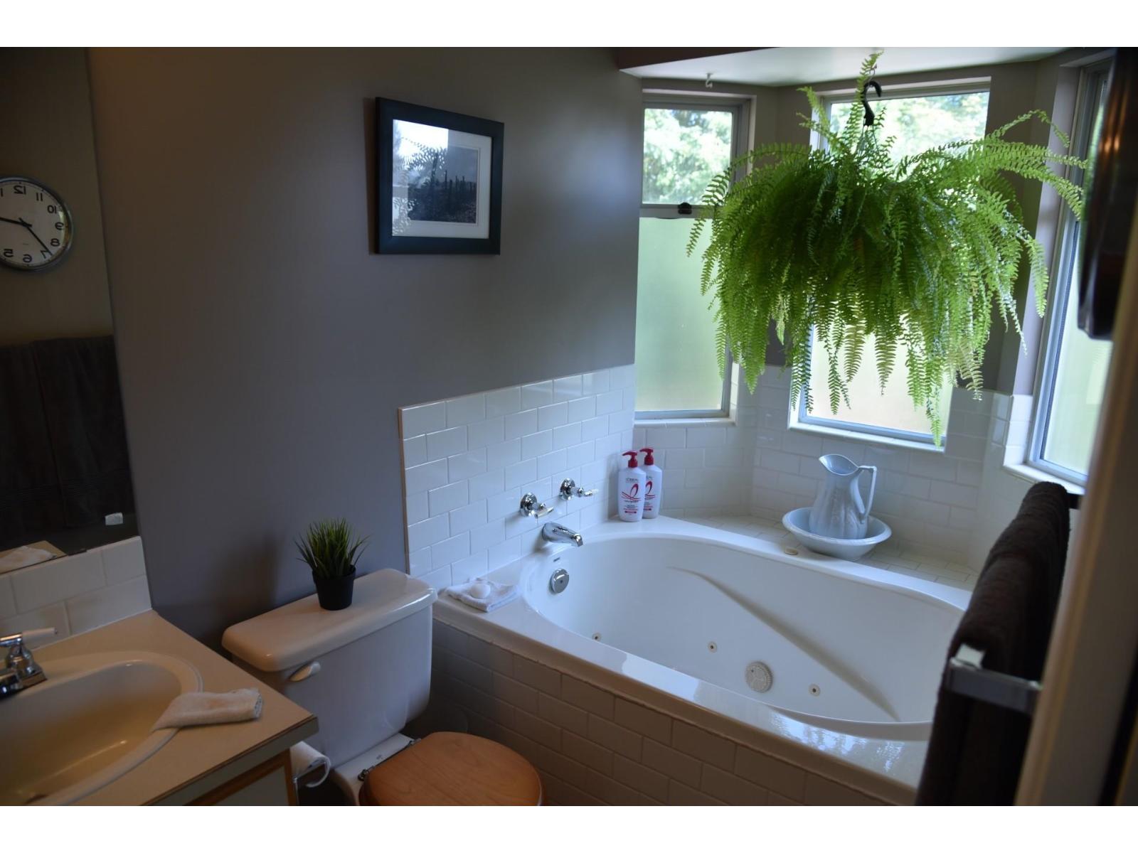 4 Bed, 3 Bath House for Sale in Surrey – 8832 143 STREET, Surrey – MLS# R3168786 - Image 25