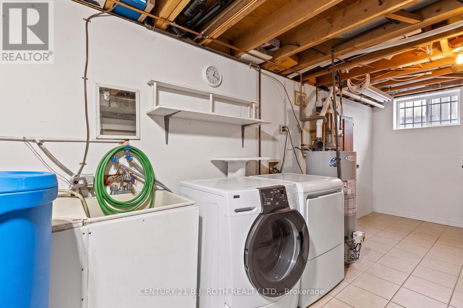 2067 MARCHMONT ROAD - 12
