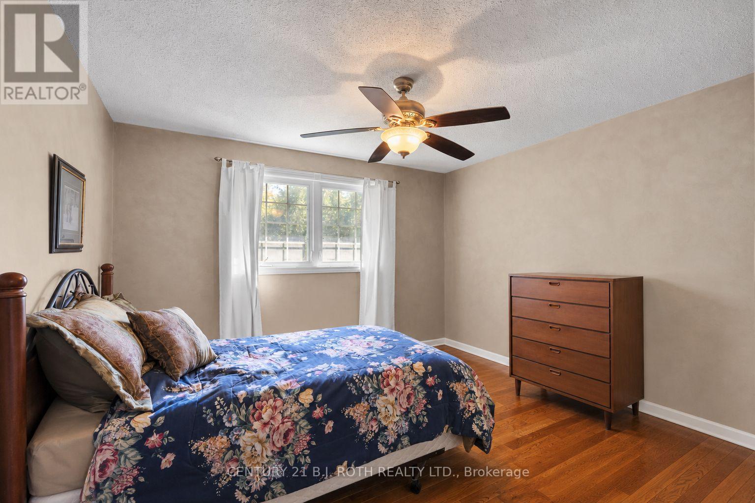2067 MARCHMONT ROAD - 5