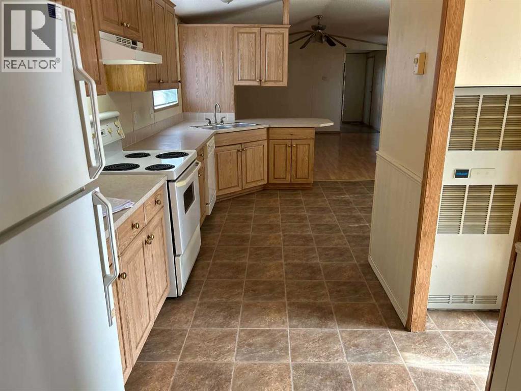 28 Maple Drive W - Image 14
