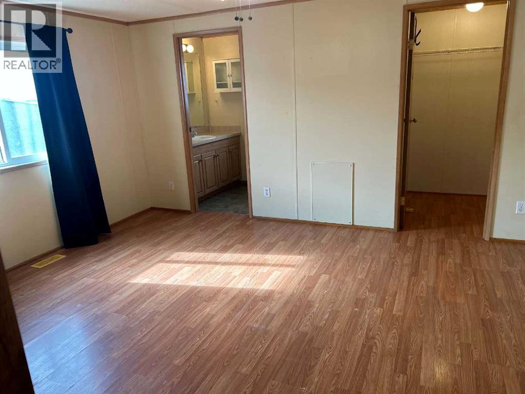 28 Maple Drive W - 20
