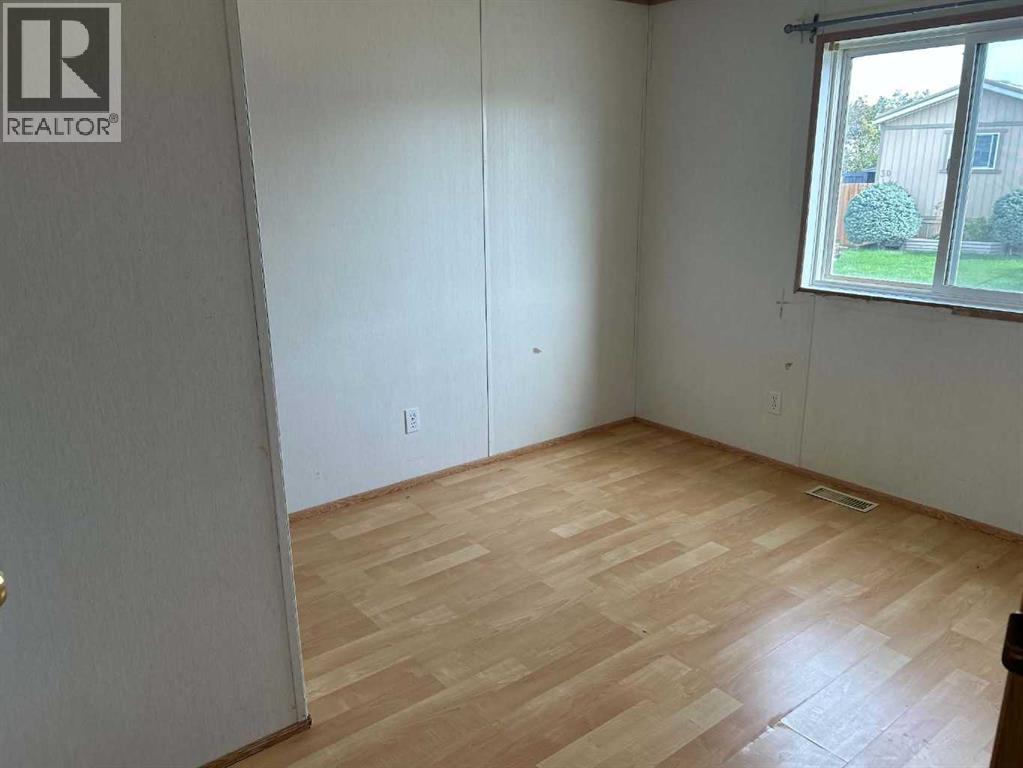 28 Maple Drive W - 21