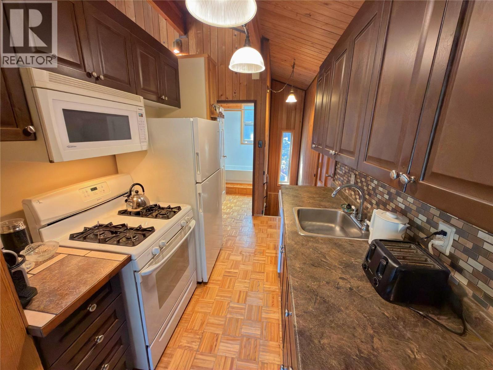 114 Thistle Road - 10