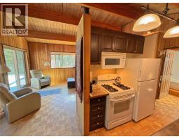 Kitchen - 114 Thistle Road, Princeton, BC V0X1W0 Photo 9