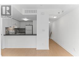 2016 - 3035 Finch Avenue W, Toronto, ON M9M0A3 Photo 14