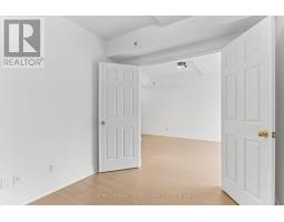 2016 - 3035 Finch Avenue W, Toronto, ON M9M0A3 Photo 18