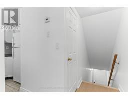 2016 - 3035 Finch Avenue W, Toronto, ON M9M0A3 Photo 6