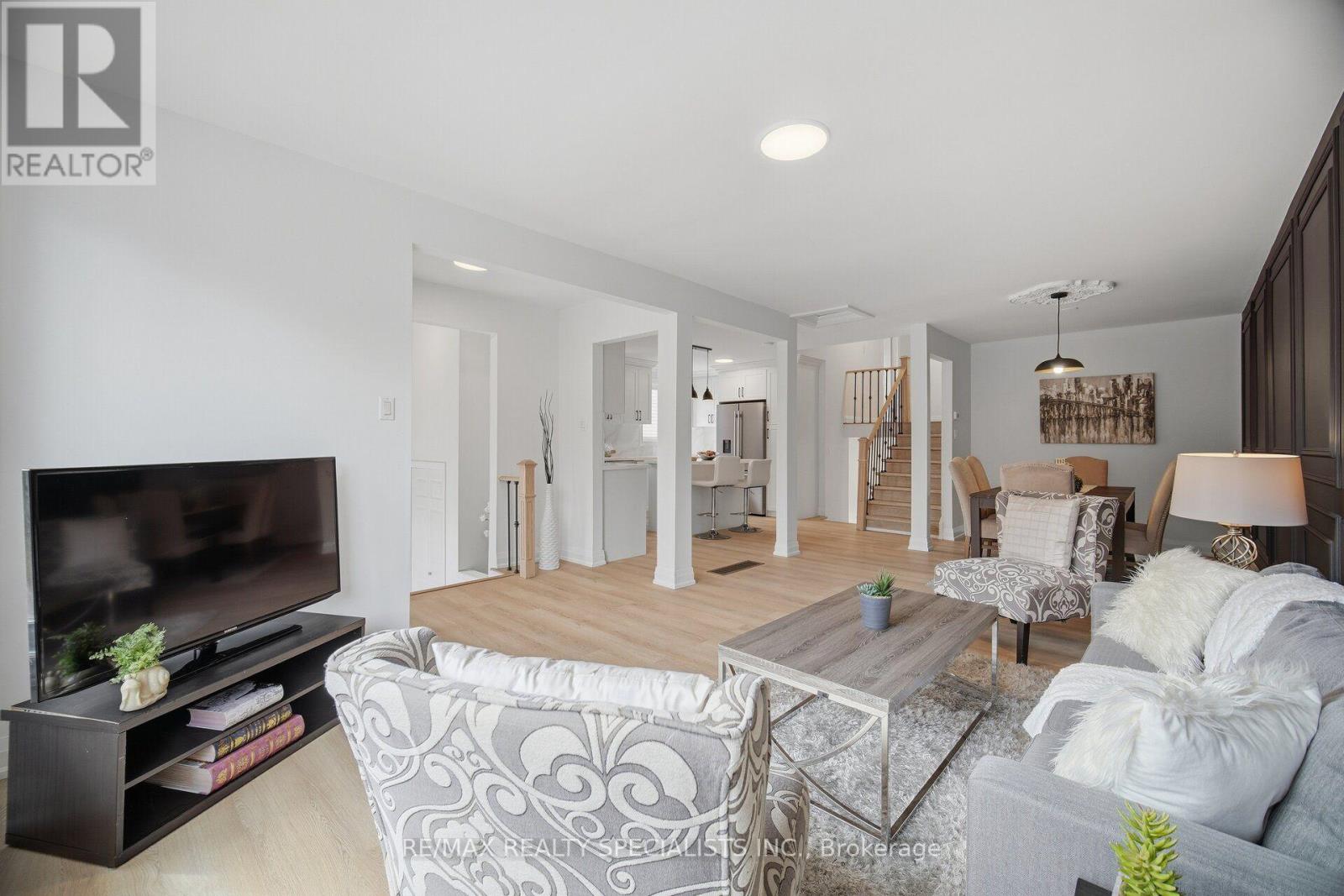 565 HAYWARD CRESCENT - 13